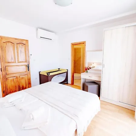 Alma Villa *